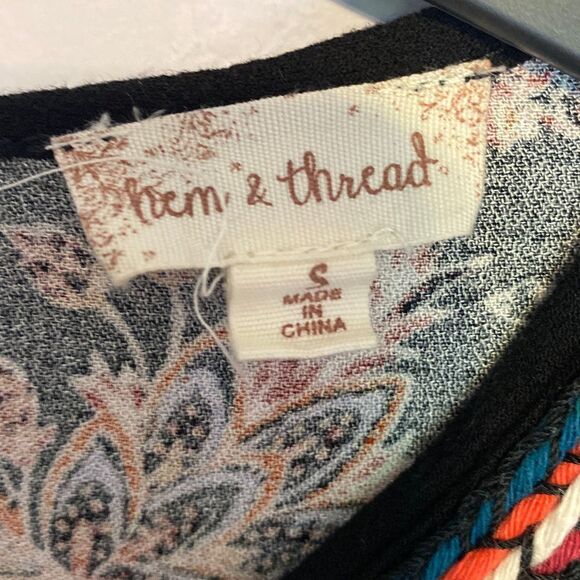 Hem and Thread Boho Chic Black Embroidered V-Neck Top with Bell Sleeves Size Sma - Picture 6 of 13